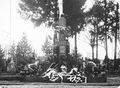 Пам'ятник полеглим військовим в Журавно (1937).jpg