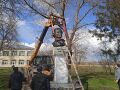 Демонтаж пам'ятника Пушкіну в Заболотівцях.jpg