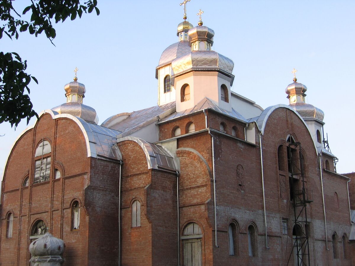 Будівництво церкви Всіх Святих в Жидачеві (2005)