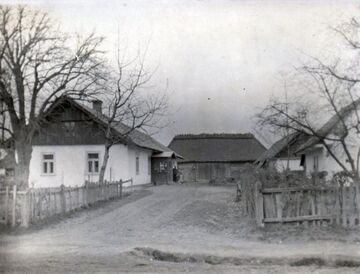 Двір у Махлинці