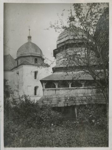 Дерев'яна церква в Роздолі