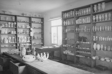 Магазин алебастрових виробів у Журавно (1938) (2)