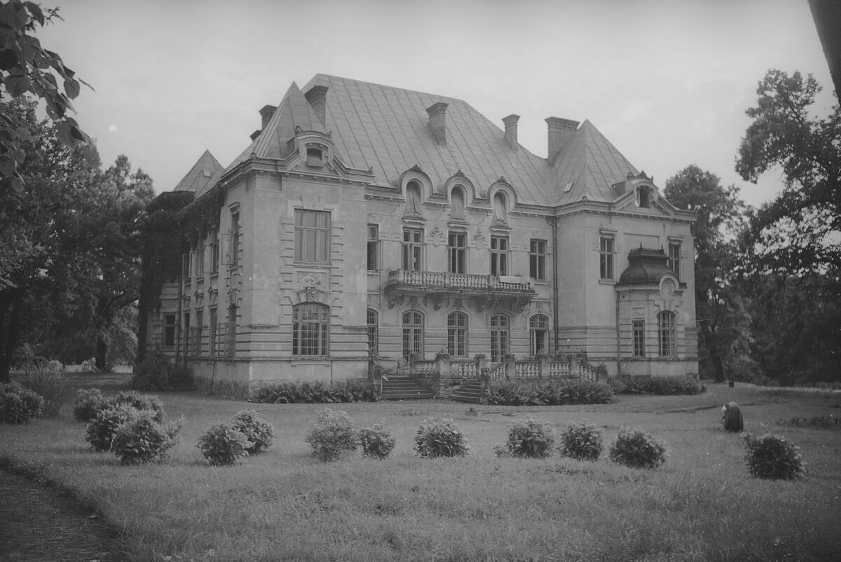 Палац Скшинських-Чарторийських в Журавно (1938) (2)