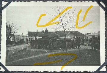 Радянський танк на площі в Миколаєві (2 світова війна)