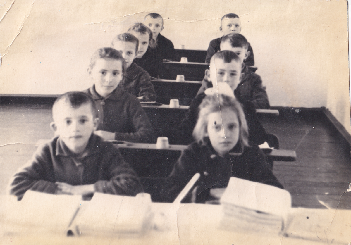 Учні 2 класу Бережницької 8-річної школи (1966)