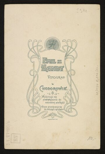 Фото невідомої у фотоательє Еміля Хандта (Ходорів) (1910) (зворот)